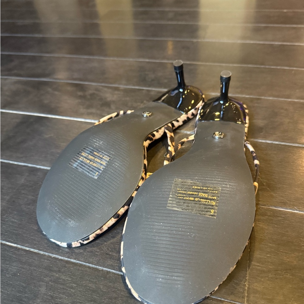 White Fox Boutique Kitten Heels | size 6.5 - Picture 4 of 4